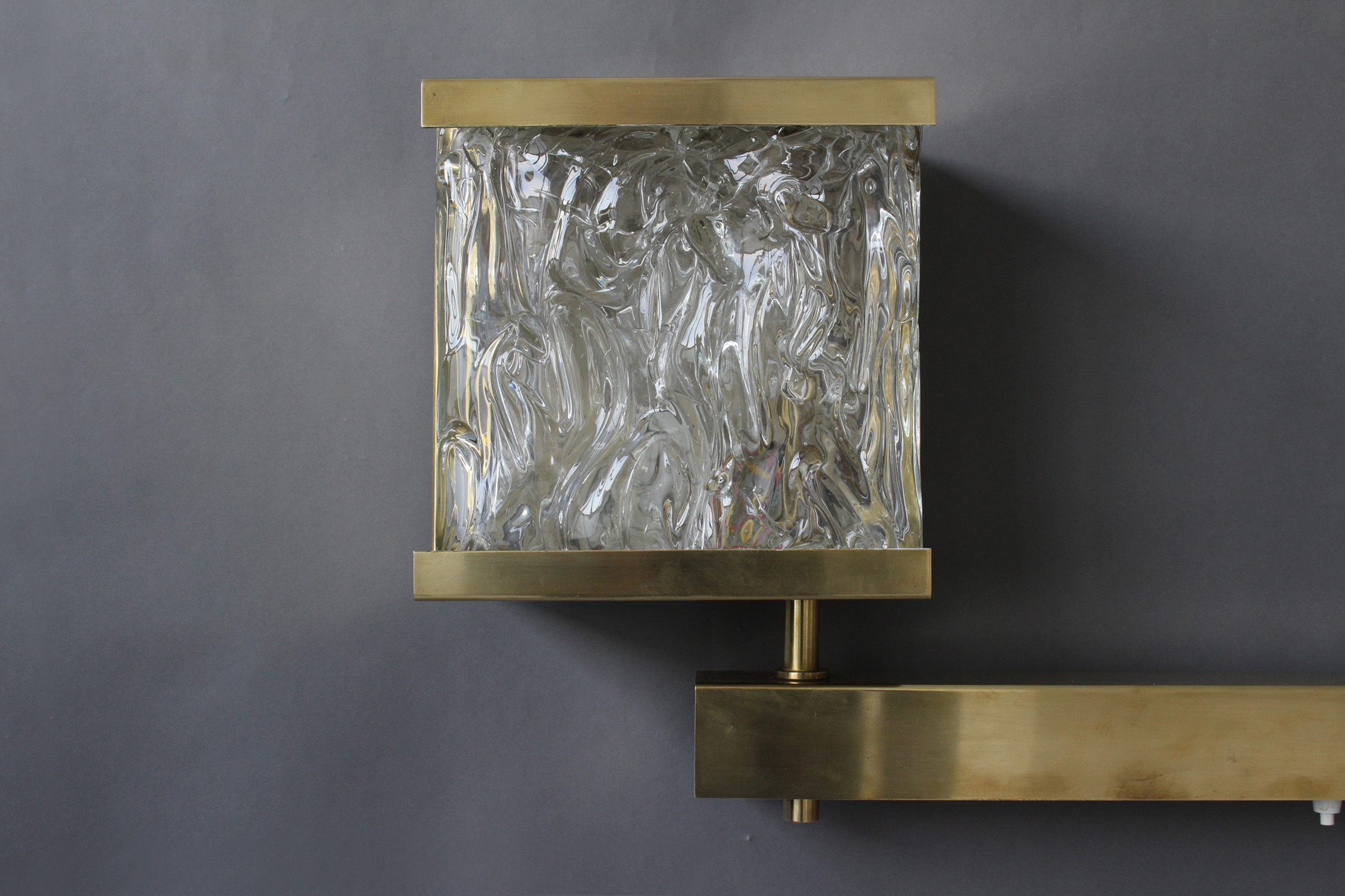 4 Fine French 1960s Brass and Textured Glass Sconces - Image 12
