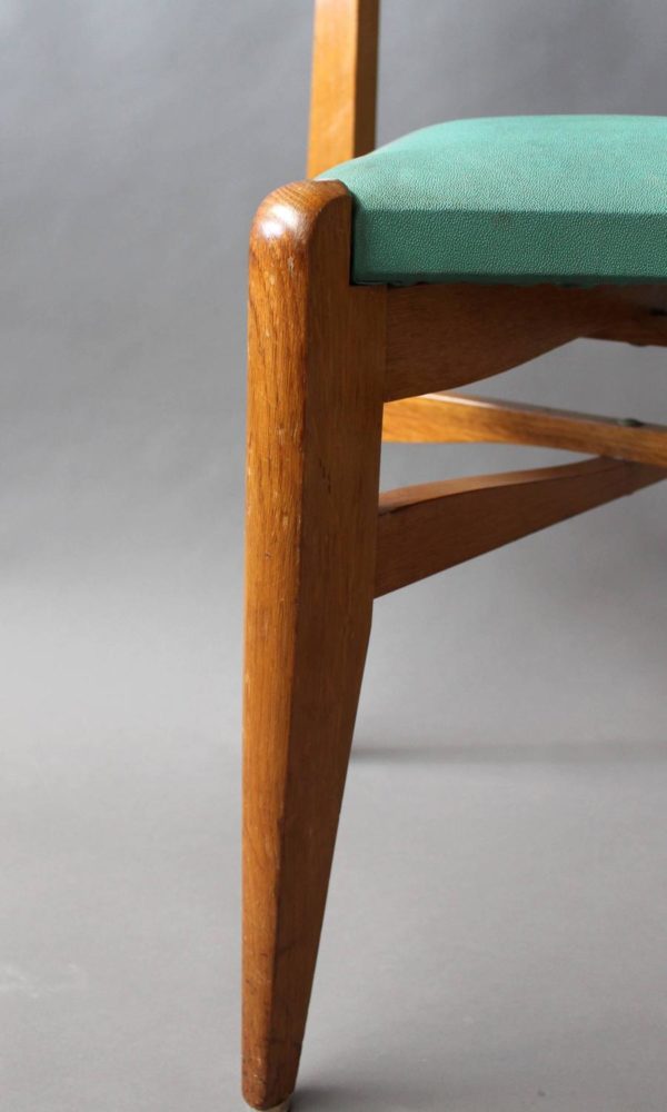 A set of 6 French 1950s Oak Chairs - Image 5