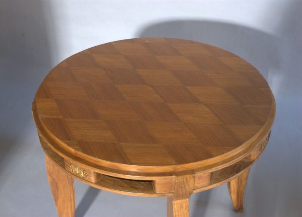 A Fine French Art Deco Round Walnut Gueridon in the manner of Leleu - Image 5