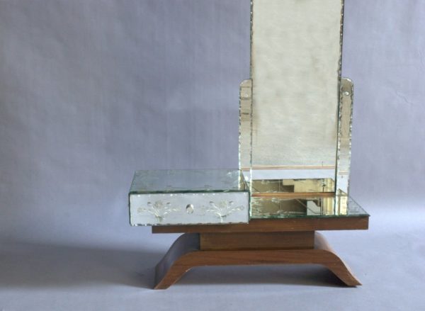 A Fine French Art Deco Mirrored Vanity - Image 7