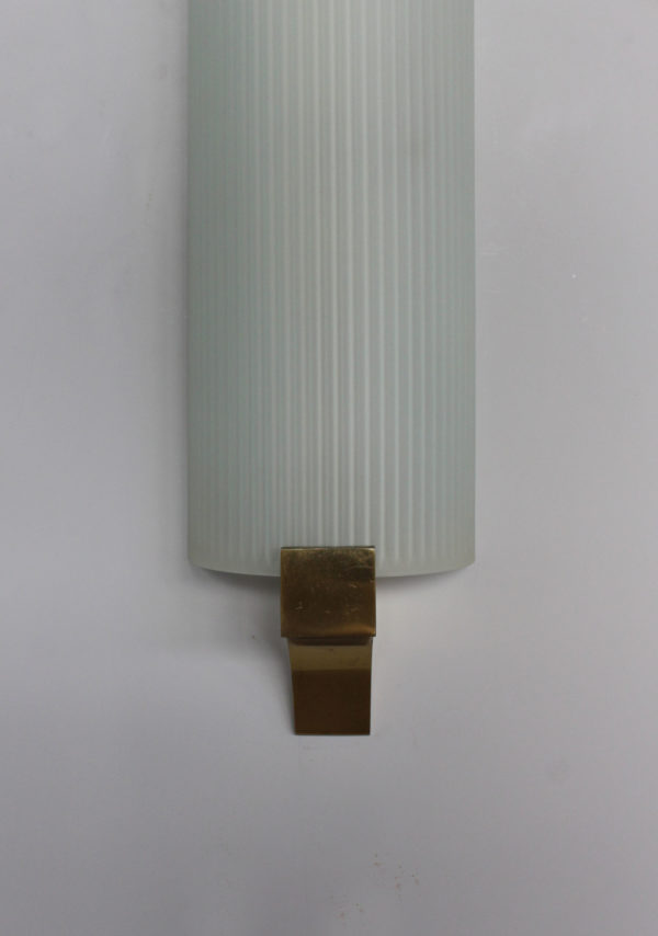 Fine French Art Deco Frosted Glass and Bronze Sconce by Perzel - Image 3