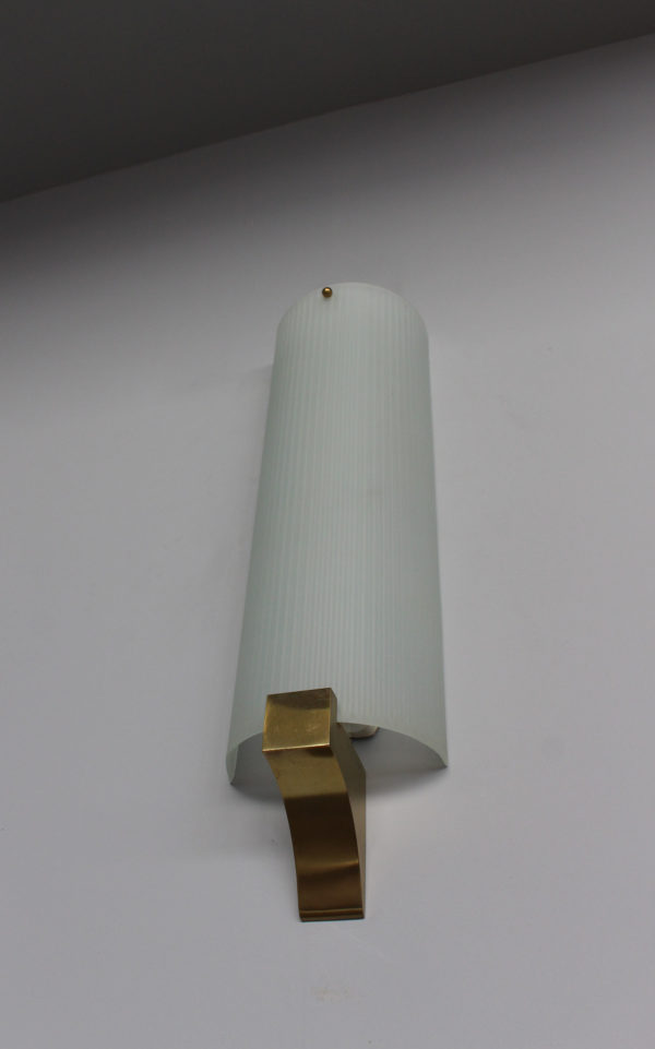 Fine French Art Deco Frosted Glass and Bronze Sconce by Perzel - Image 10