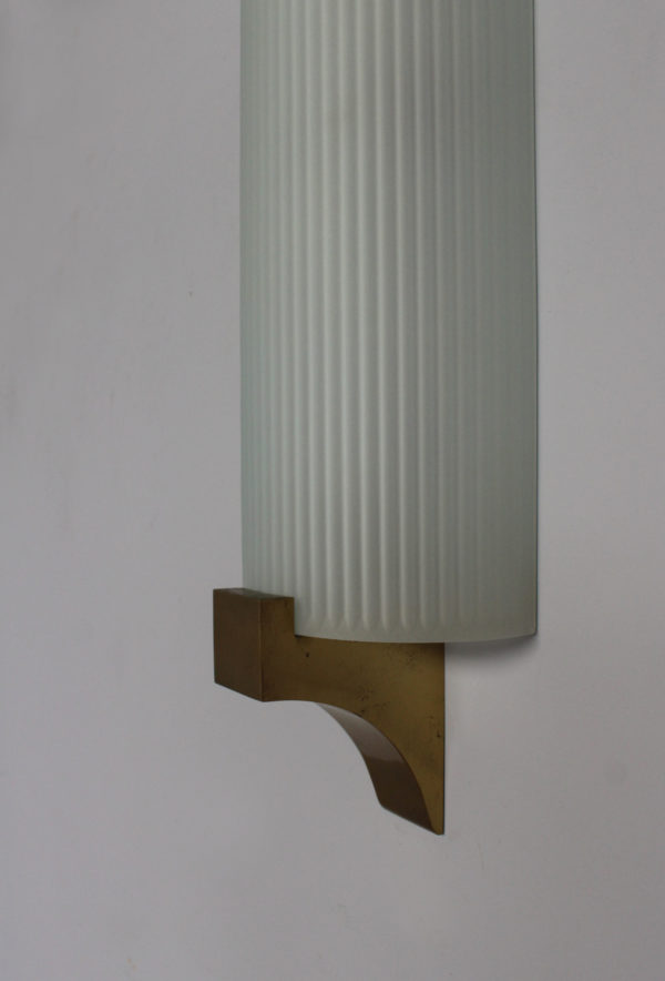 Fine French Art Deco Frosted Glass and Bronze Sconce by Perzel - Image 4