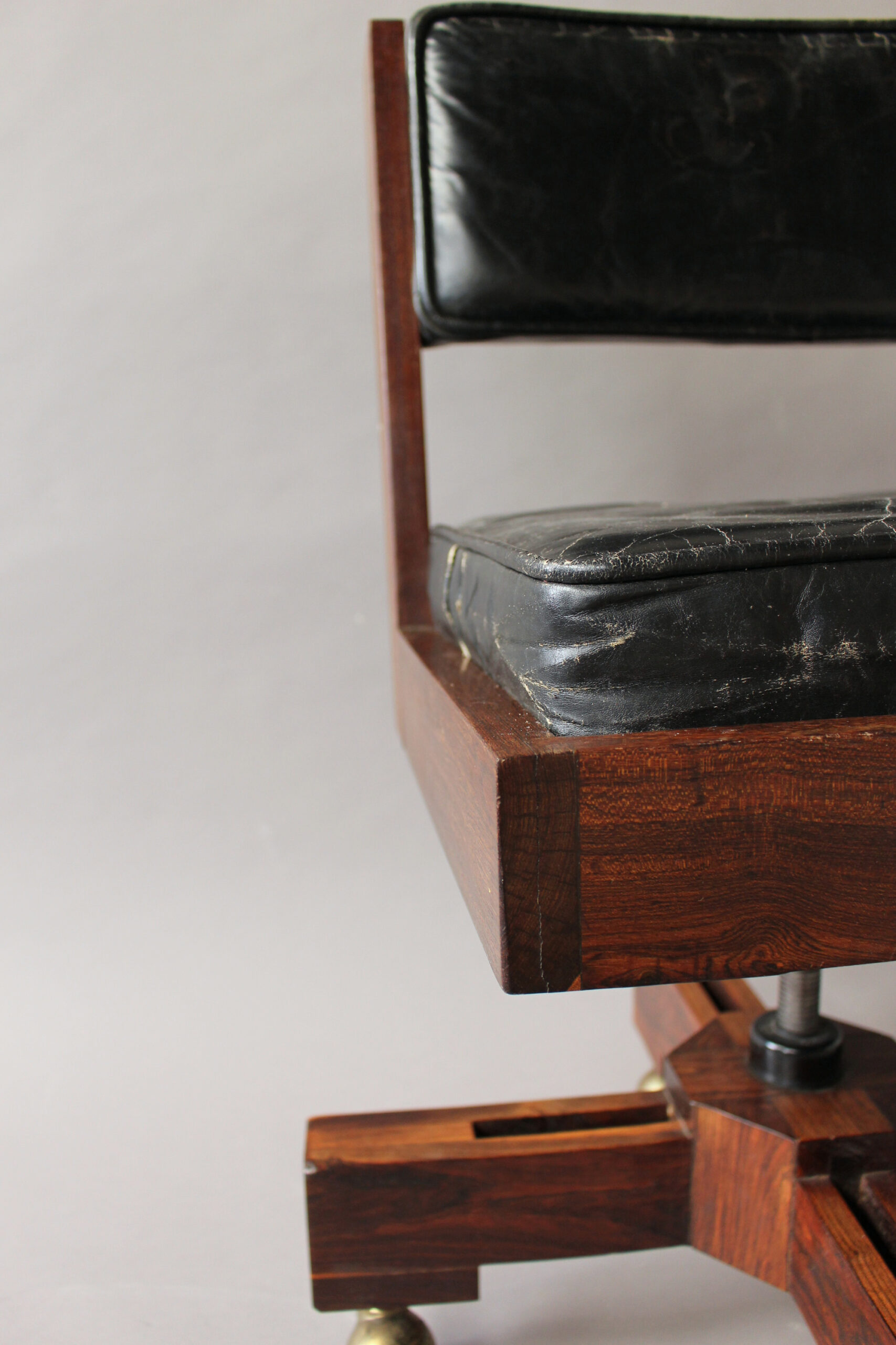 French 1960s Adjustable Rolling Swivel Desk Chair - Image 9