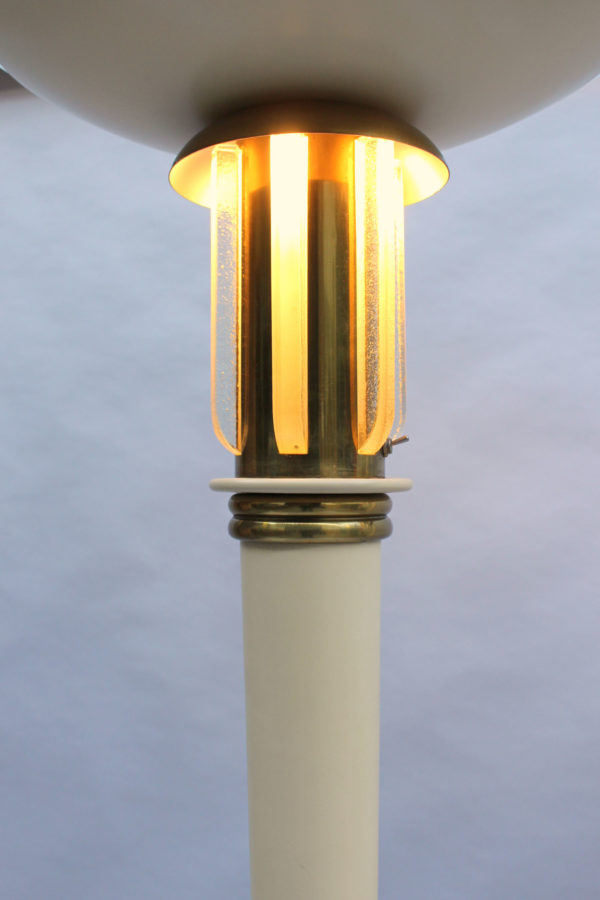 Fine French Art Deco Lacquered Floor Lamp with Glass and Brass details - Image 6