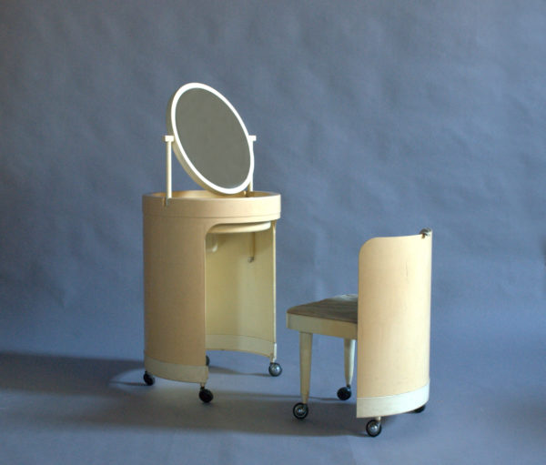 An Italian 1960's Plastic Vanity and Chair - Image 3