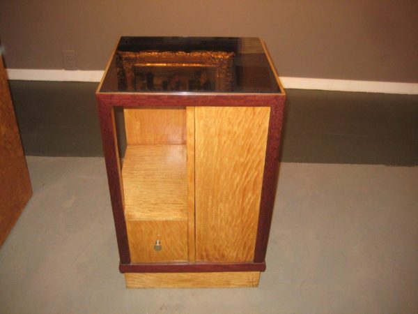 A Fine French Art Deco Satinwood Side Table or Nightstand - Image 7