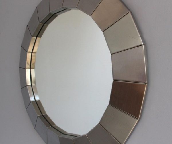 Fine French 1970s Round Faceted Polished Stainless Steel Framed Mirror - Image 4