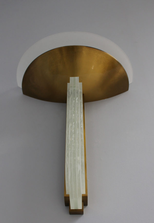 A Fine Large French Art Deco Bronze and Glass Wall Light by Perzel - Image 7