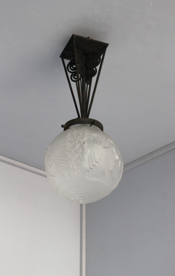 Fine French Art Deco Wrought Iron and Frosted Glass Pendant by Muller Frères - Image 6