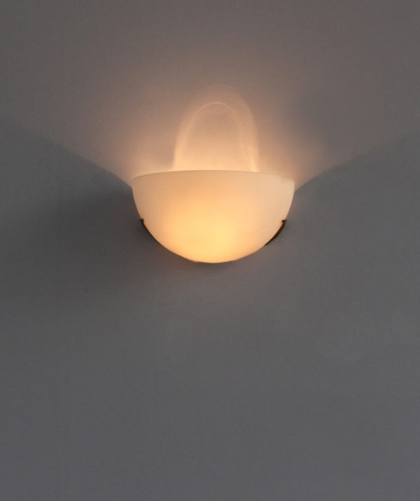 A fine French Art Deco White Opaline and Bronze Sconce by Perzel - Image 2