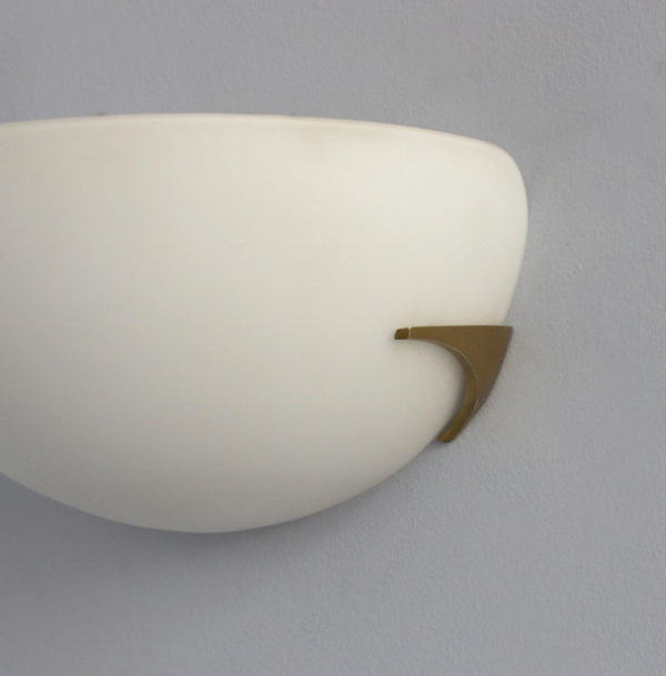 A fine French Art Deco White Opaline and Bronze Sconce by Perzel - Image 11