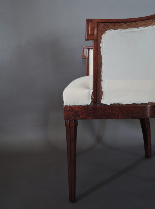 A Fine French Art Deco Mahogany and Amboyna Desk Armchair - Image 7