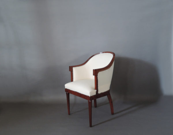 A Fine French Art Deco Mahogany and Amboyna Desk Armchair - Image 3