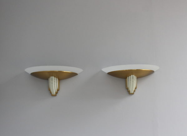 Pair of Fine French Art Deco Bronze Hand Cut Glass Sconces by Jean Perzel - Image 9