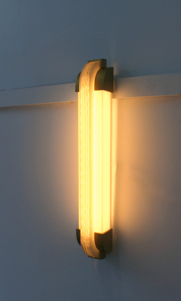 Fine French Art Deco Vertical Wall Light in Bronze and Glass by Jean Perzel - Image 2