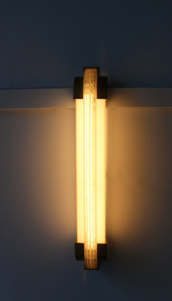 Fine French Art Deco Vertical Wall Light in Bronze and Glass by Jean Perzel - Image 4