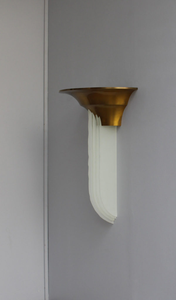 A Large Fine French Art Deco Bronze Sconce with Cascading Glass Slabs by Perzel - Image 19