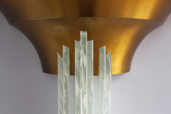 A Large Fine French Art Deco Bronze Sconce with Cascading Glass Slabs by Perzel - Image 7