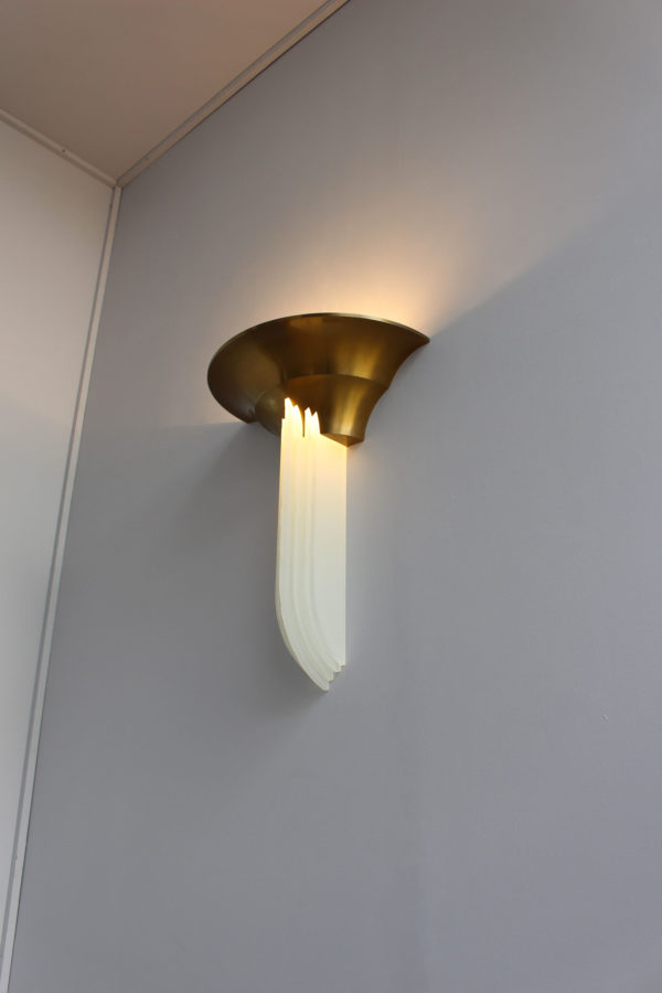 A Large Fine French Art Deco Bronze Sconce with Cascading Glass Slabs by Perzel - Image 14