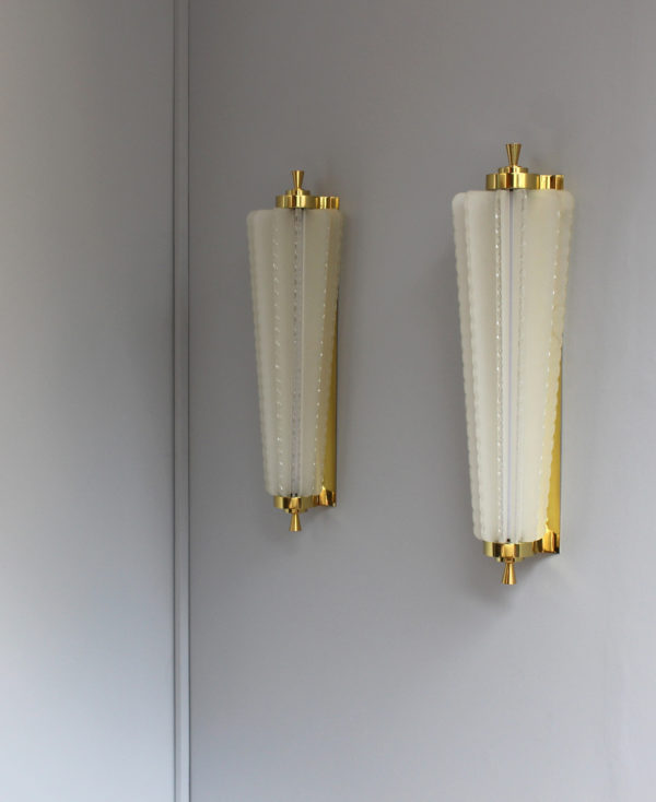 Pair of Fine French Art Deco Glass and Bronze Sconces - Image 6