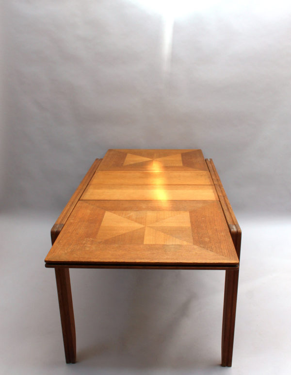 Fine French 1970s Extendable Oak Dining Table by Guillerme & Chambron - Image 11