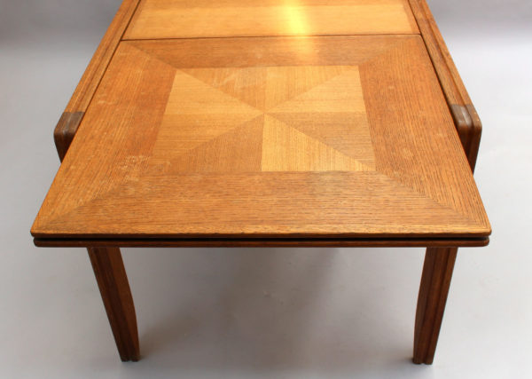 Fine French 1970s Extendable Oak Dining Table by Guillerme & Chambron - Image 12