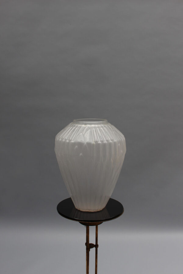 Fine French 1930s Frosted Glass "Roseaux" Vase by André Hunebelle - Image 2