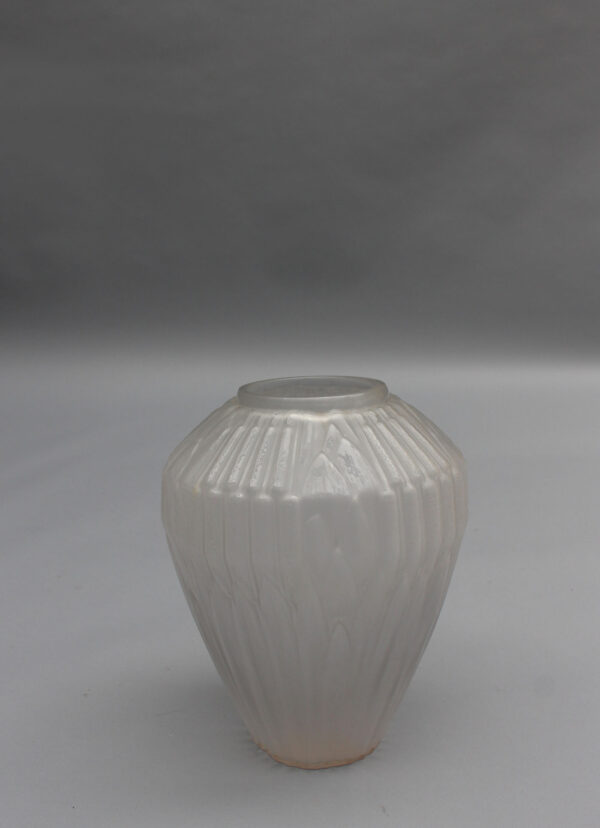 Fine French 1930s Frosted Glass "Roseaux" Vase by André Hunebelle - Image 13