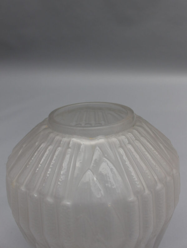 Fine French 1930s Frosted Glass "Roseaux" Vase by André Hunebelle - Image 6