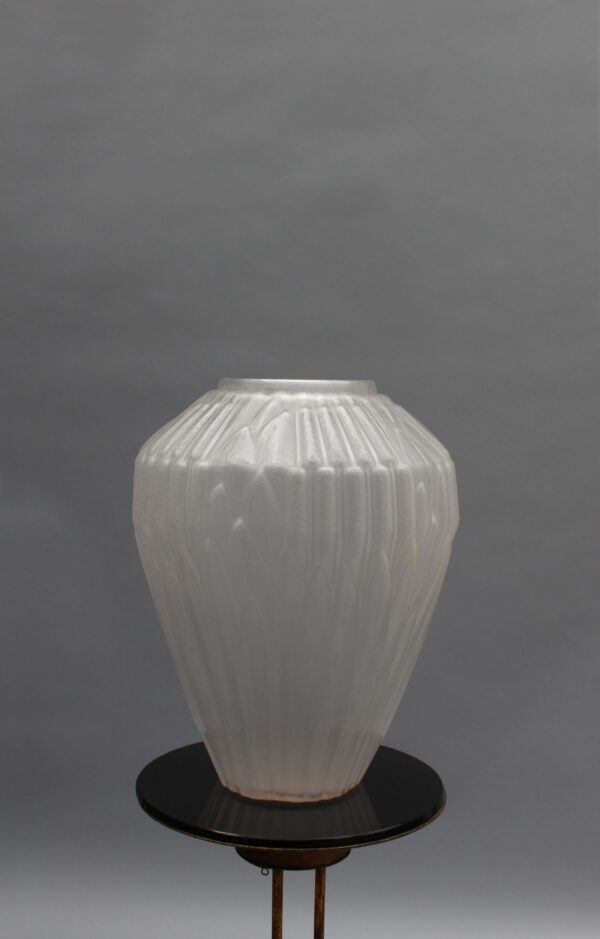 Fine French 1930s Frosted Glass "Roseaux" Vase by André Hunebelle - Image 5