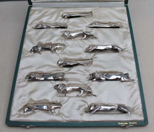 Set of 12 Fine French Art Deco Silver plated "Gallia" Knife Rests by Christofle - Image 4