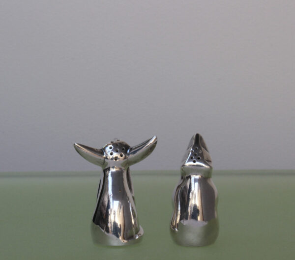 Set of 4 Christofle 'Gallia' silver plated Figural Salt and Pepper Shakers - Image 10