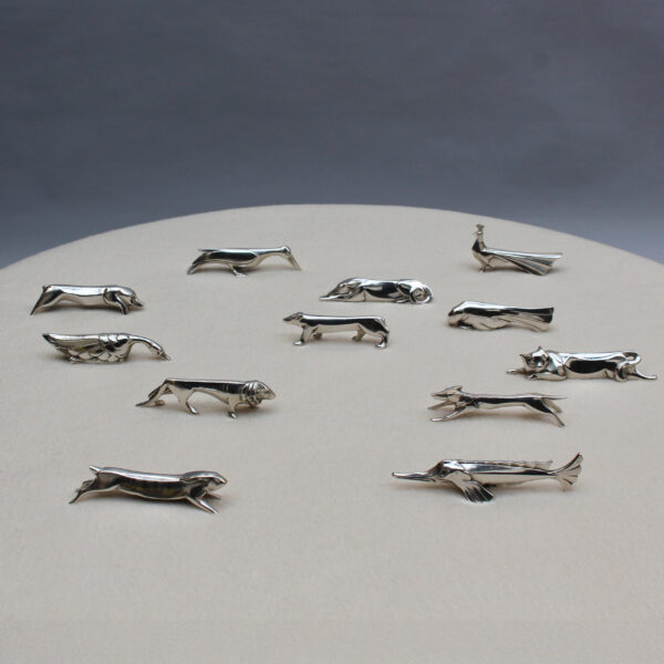 Set of 12 Fine French Art Deco Silver plated "Gallia" Knife Rests by Christofle - Image 4