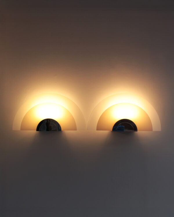 A Pair of Fine French Art Deco White and Pink Glass Wall Lights by Jean Perzel - Image 2