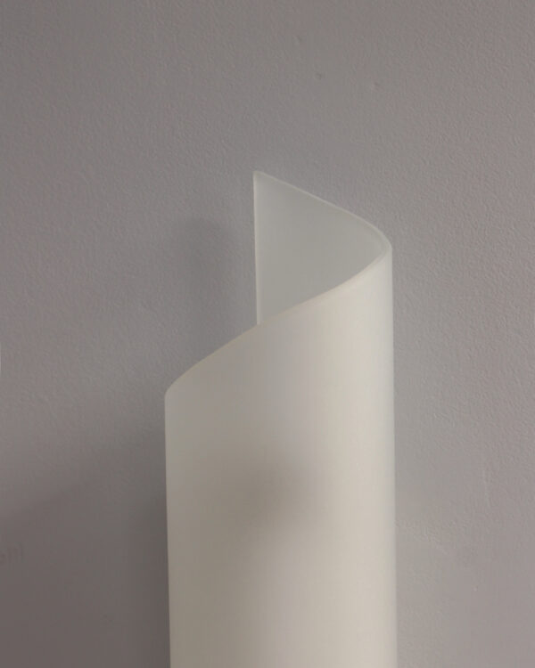 Fine French Art Deco Frosted Glass and Bronze Sconce by Perzel - Image 4