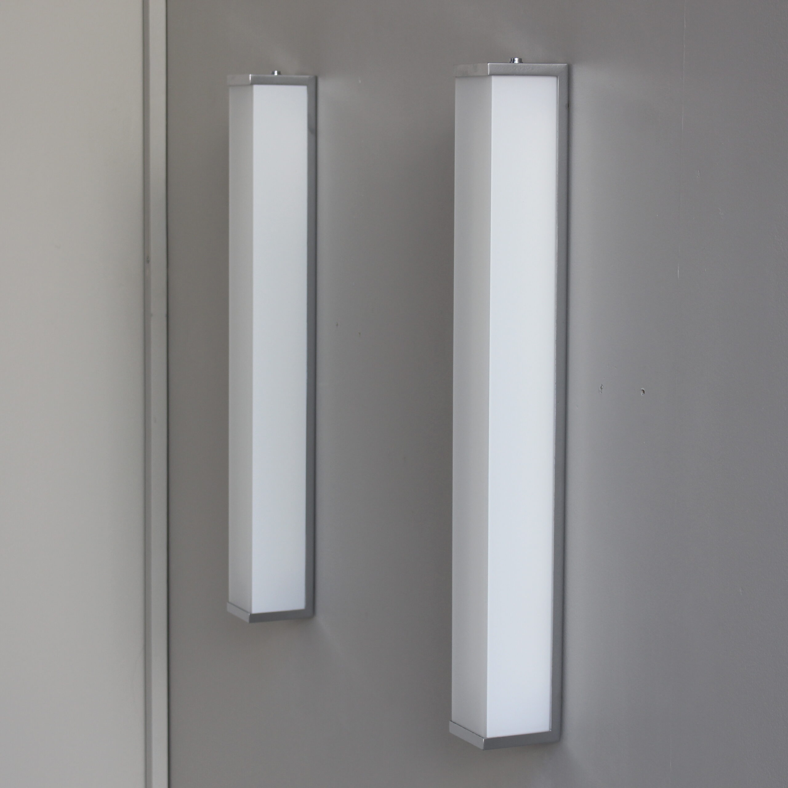 2 pairs of Fine French 1960s Glass and Nickel Chrome Sconces by Atelier Perzel - Image 7